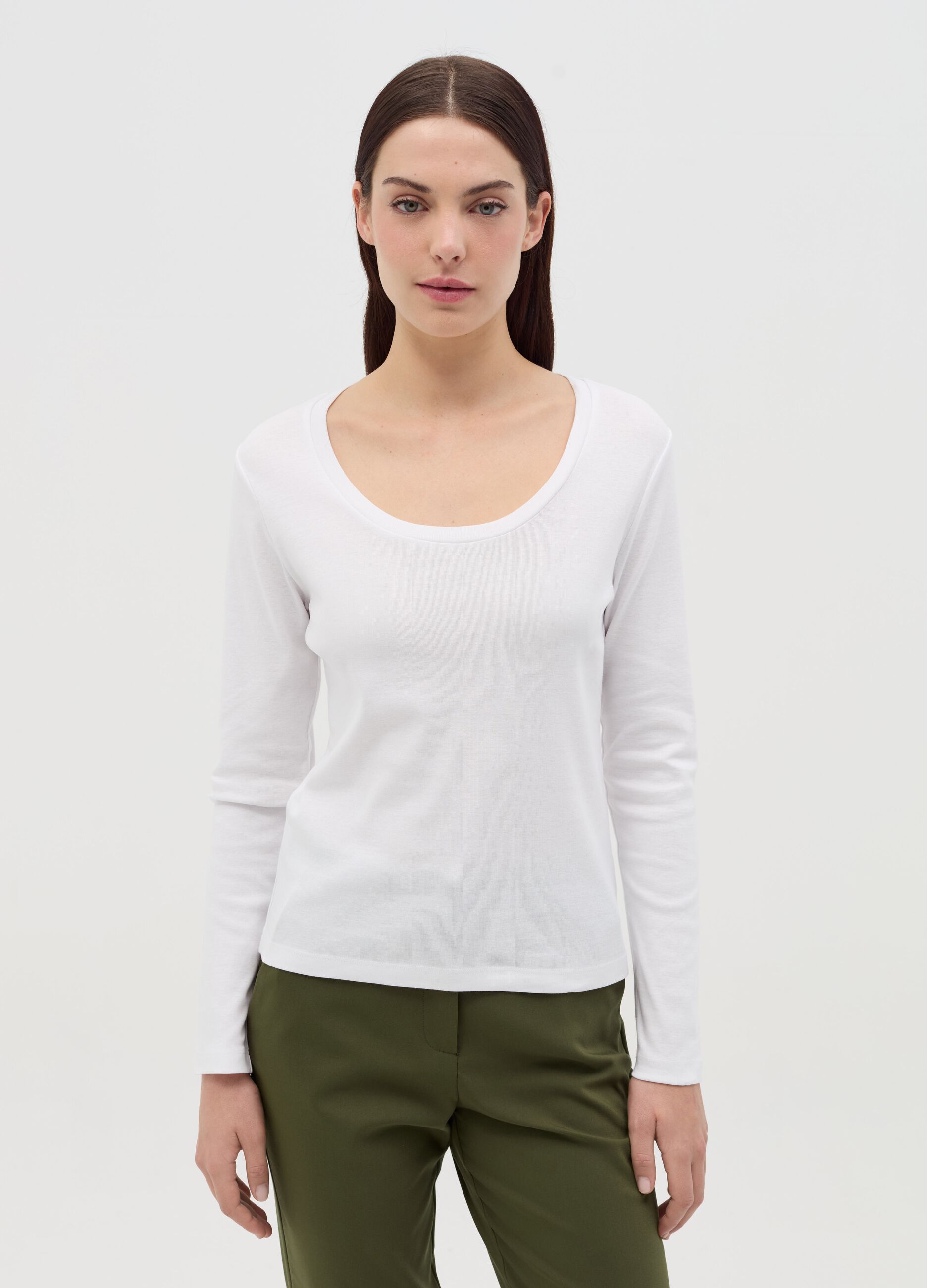 Long-sleeved T-shirt with round neck