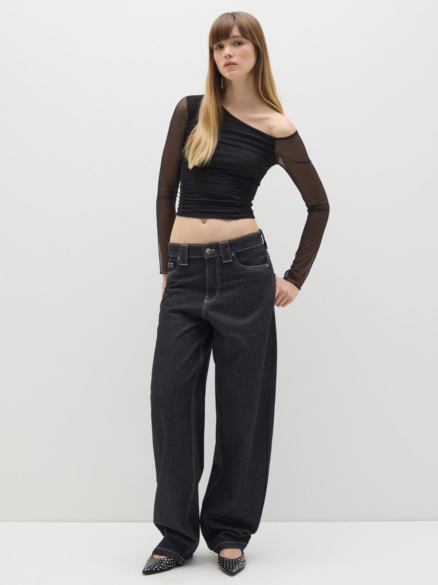 Long-sleeve black top in stretch fabric_2