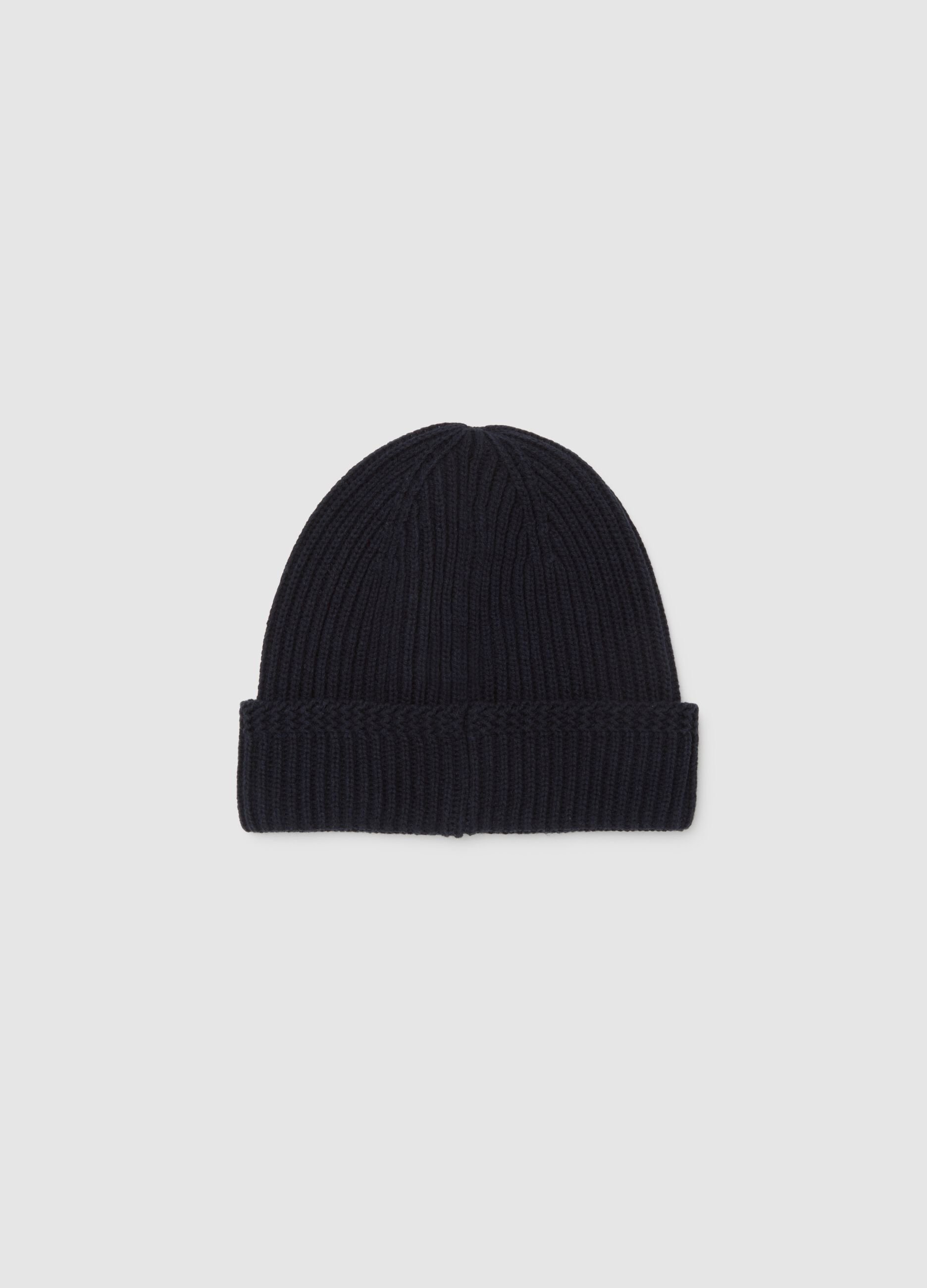 Black cap made from cotton and acrylic blend