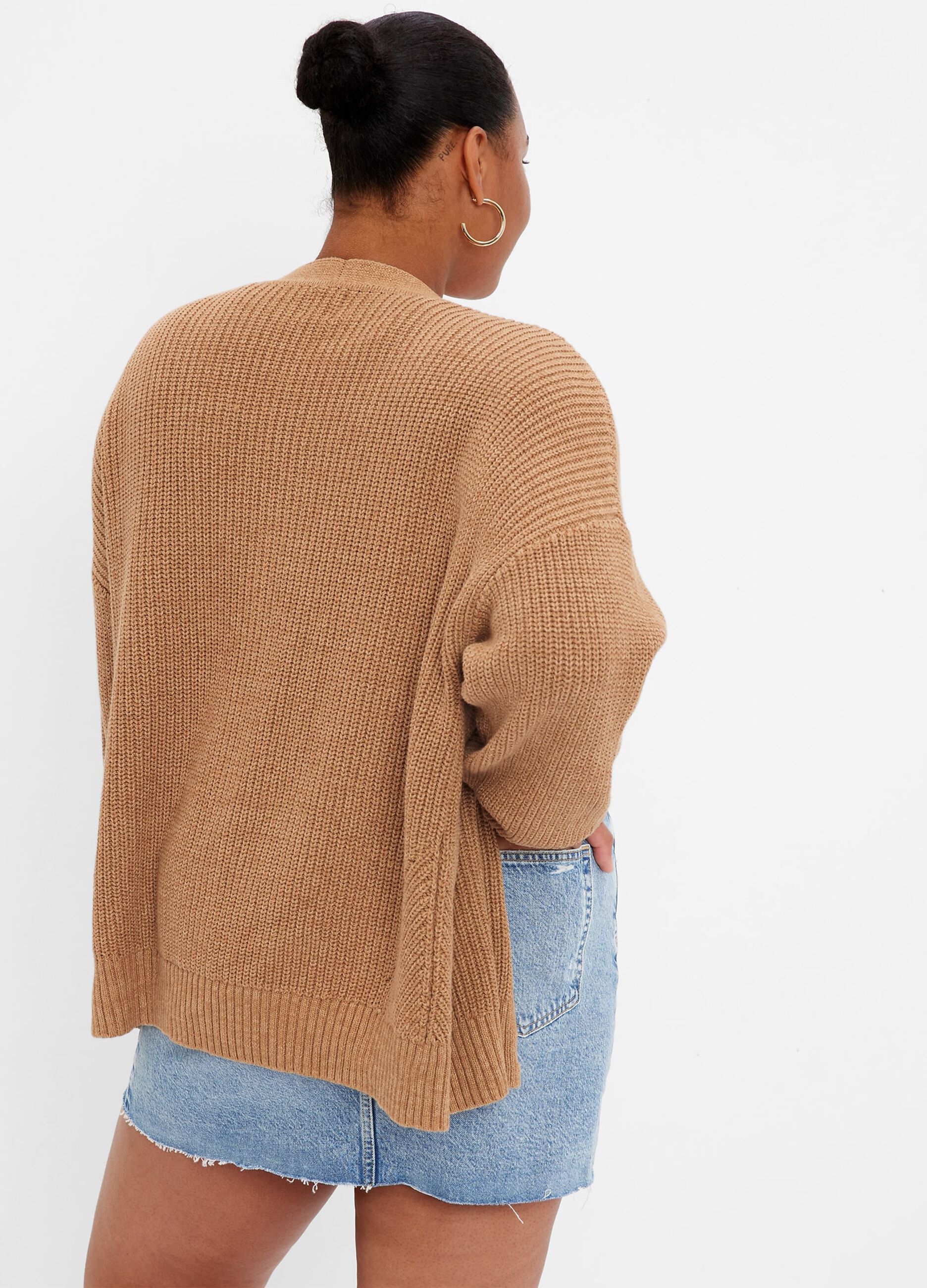Cardigan oversize con bottoni