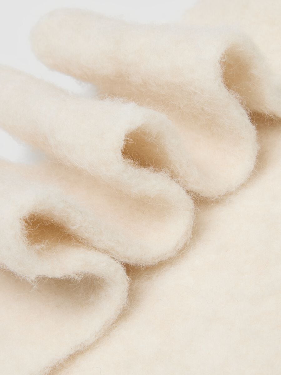 White stretch wool-blend scarf with skier embroidery_2