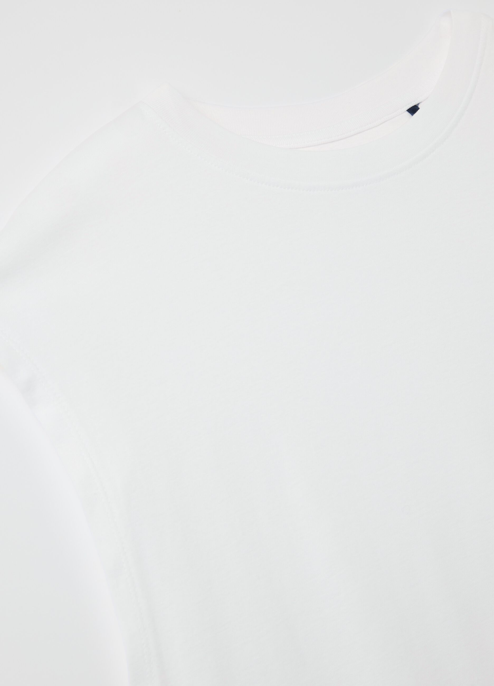 T-shirt with kimono sleeves