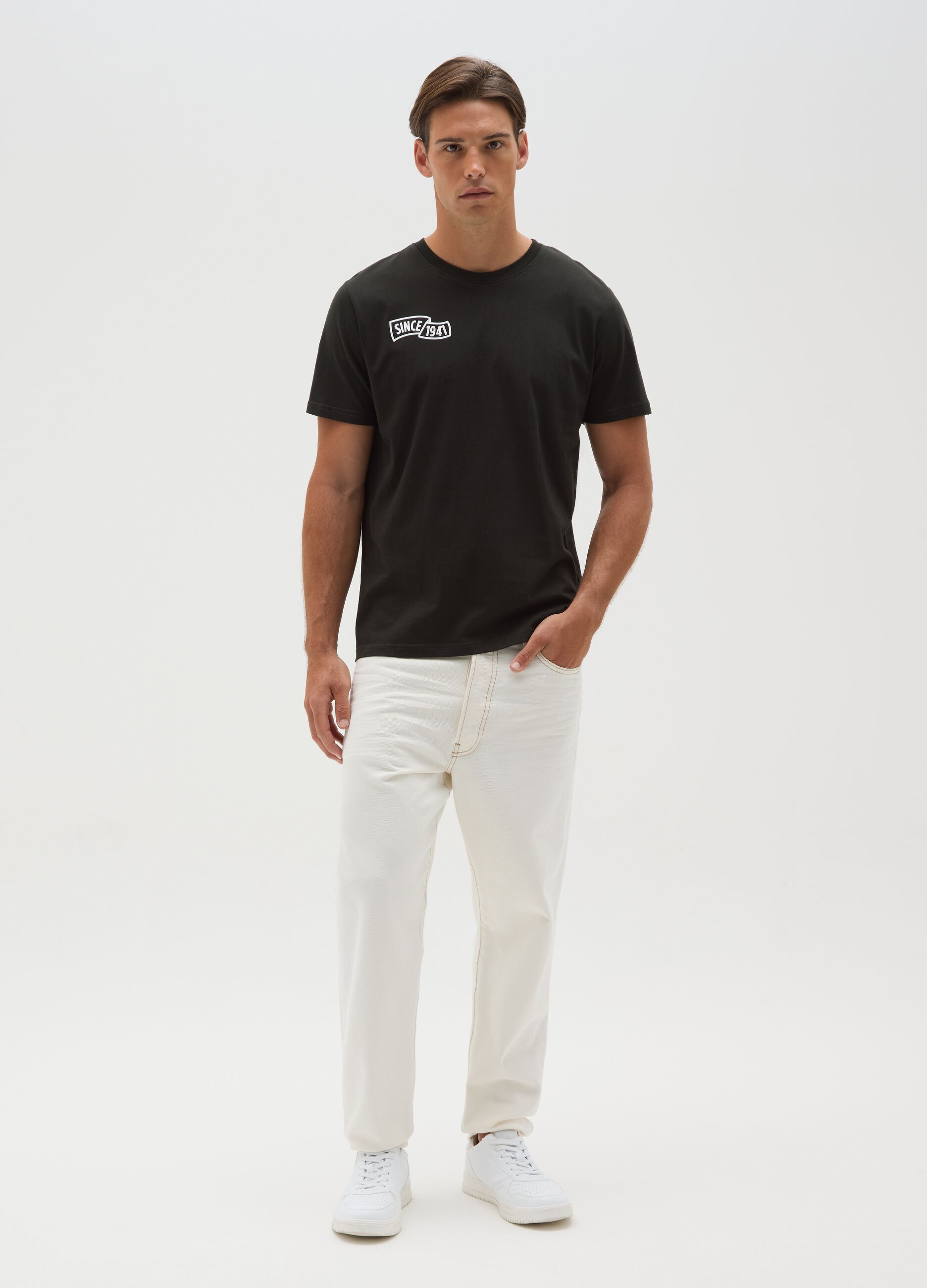 Men's black pure cotton regular fit t-shirt with print