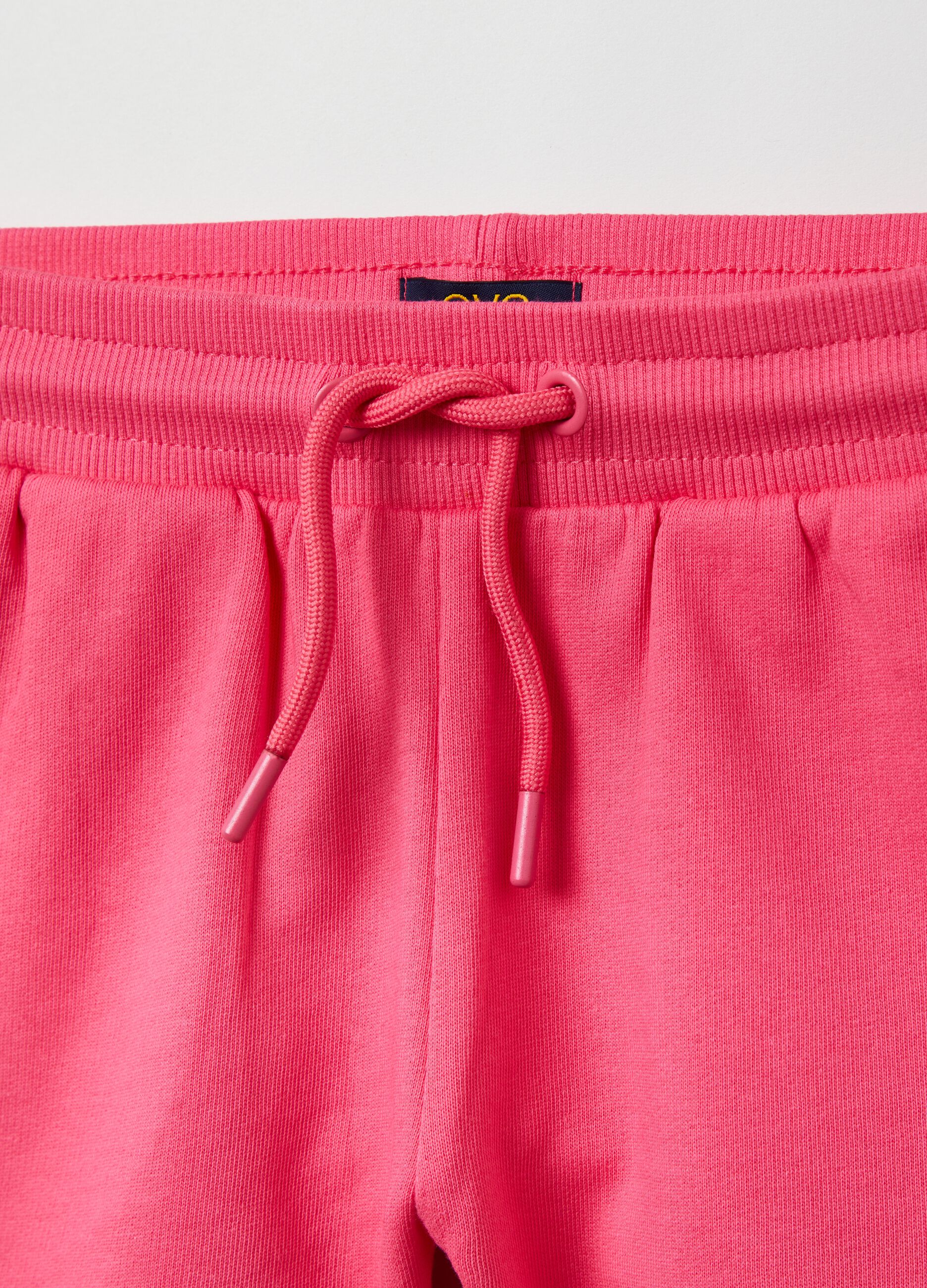 Fitness shorts with drawstring