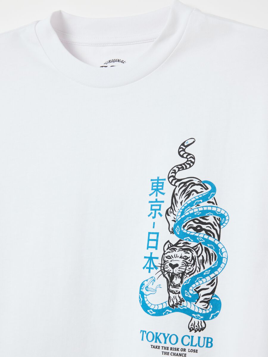 White T-shirt with Tokyo Club print_5