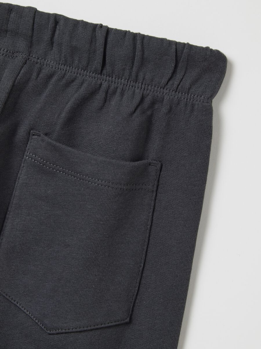 Pantaloni jogger grigi in tessuto felpato_3