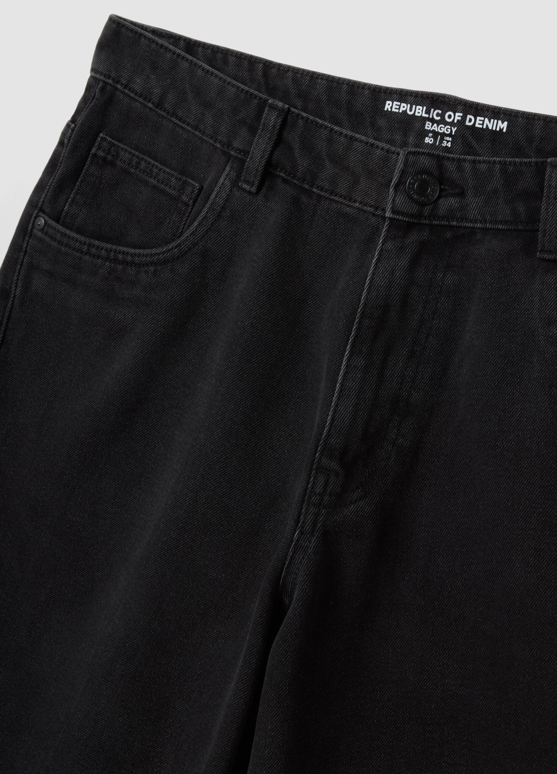 Black denim bermuda shorts in a cotton blend, baggy fit