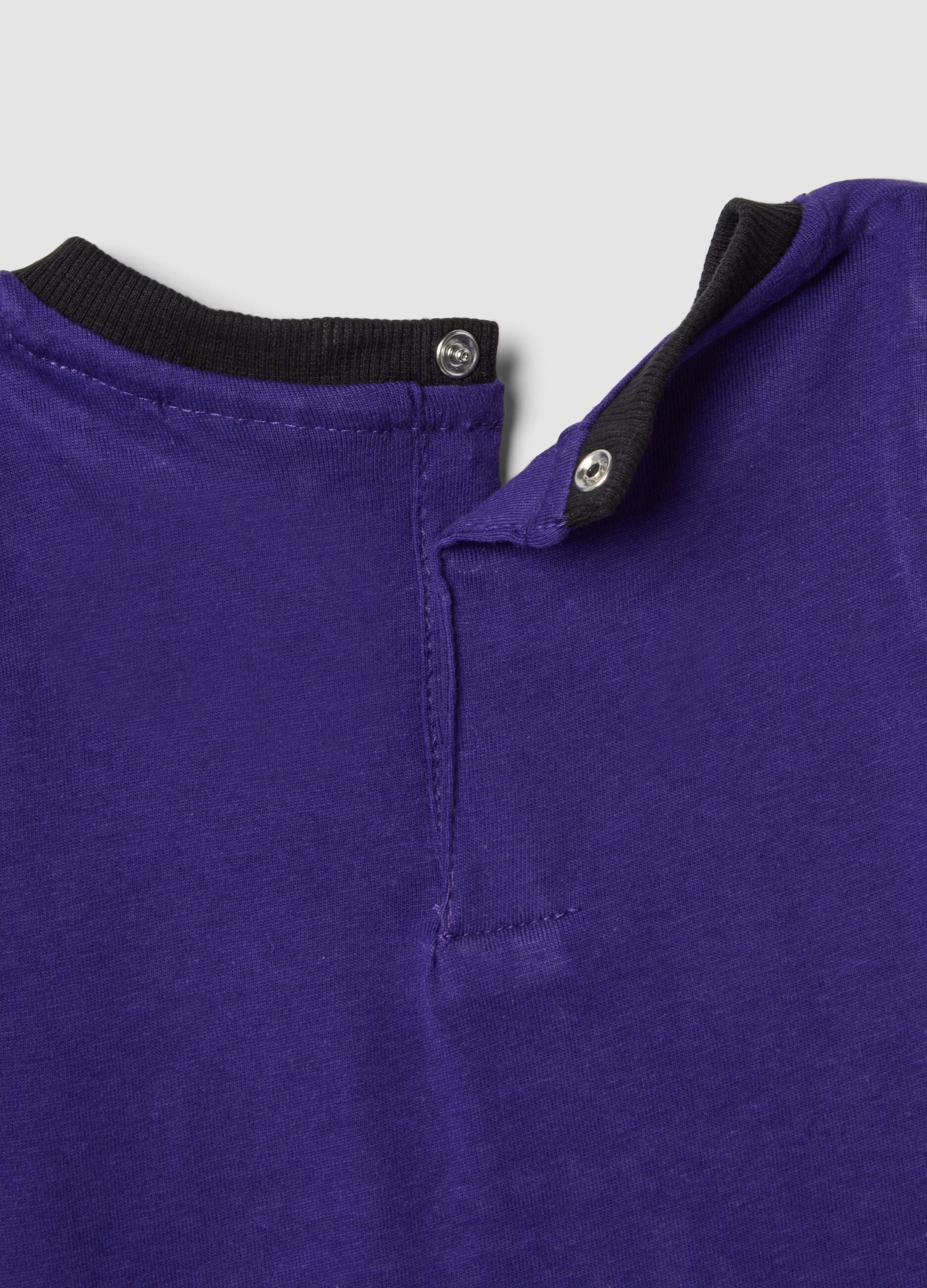 Completo viola in puro cotone con top e shorts per bimbo regular fit