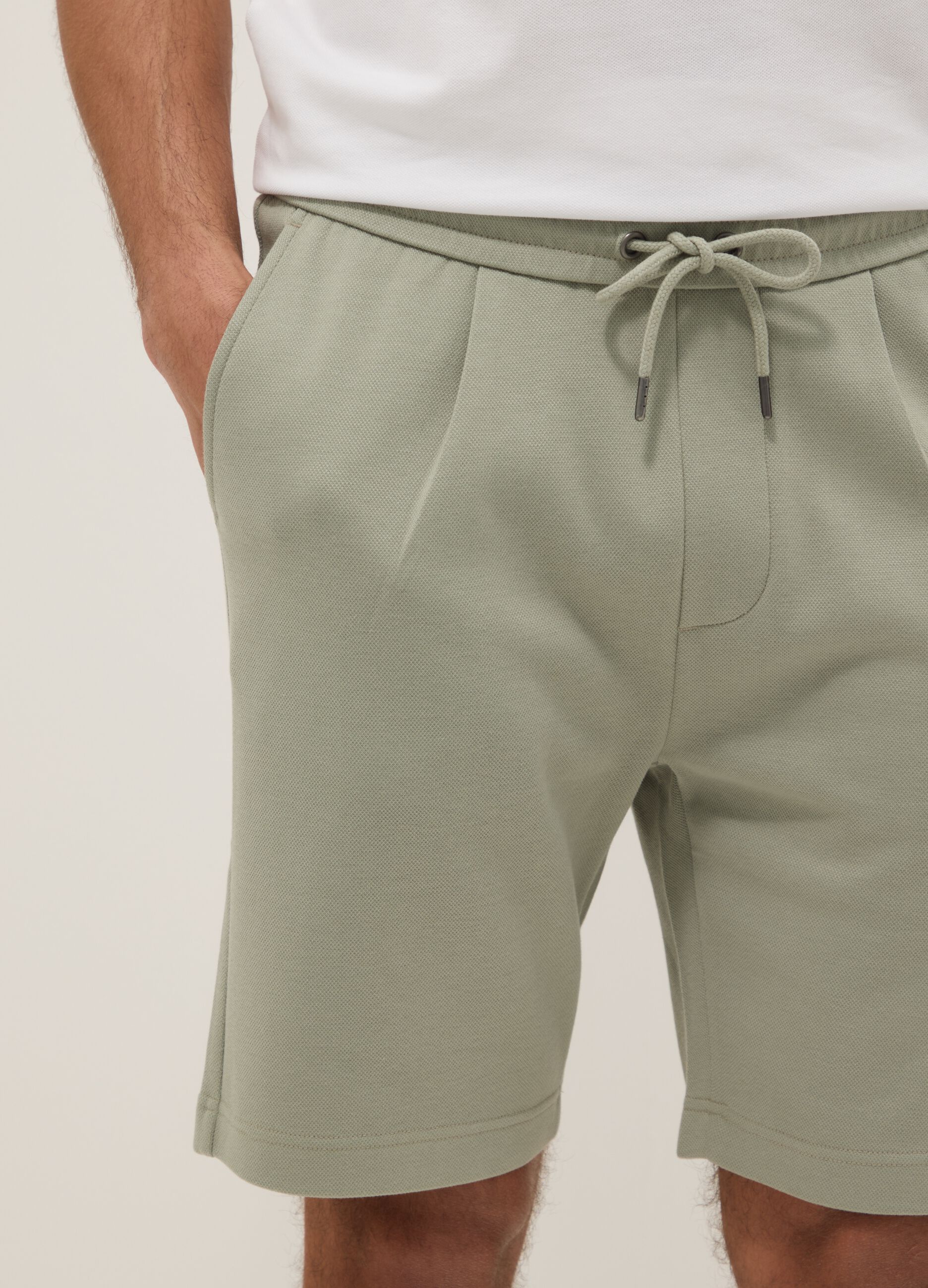 Green pure cotton regular-fit shorts with drawstring