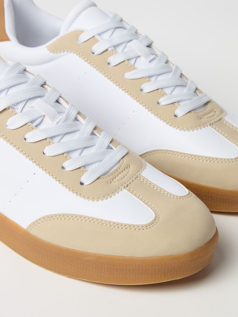 Retro colourblock sneakers with laces_2