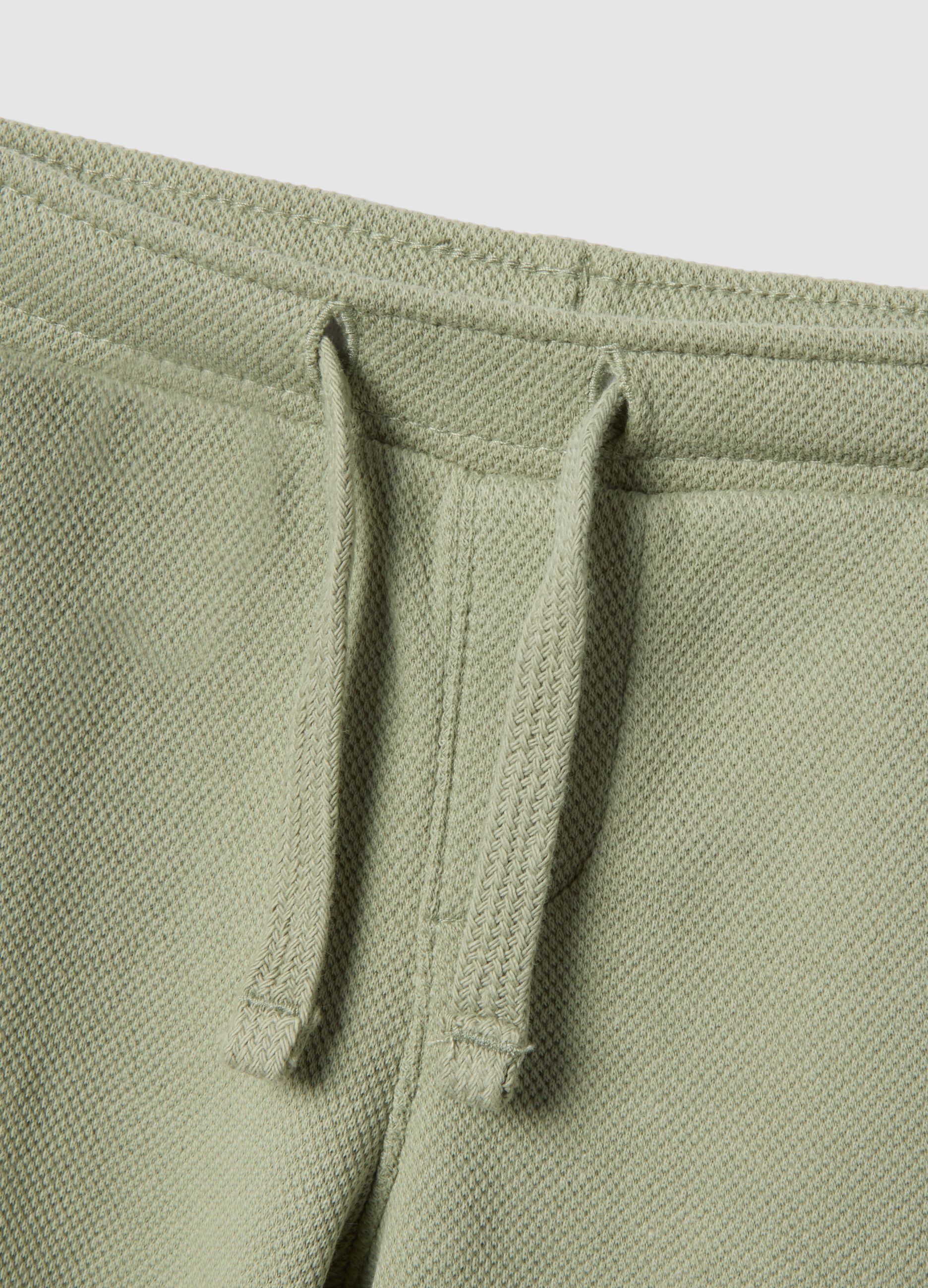 Baby green cotton-blend cargo shorts, regular fit