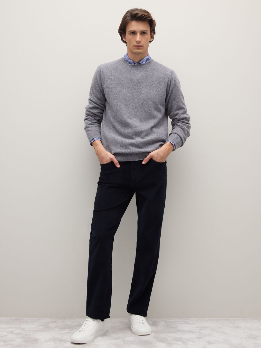 Grey lambswool crew-neck jumper, regular fit_2