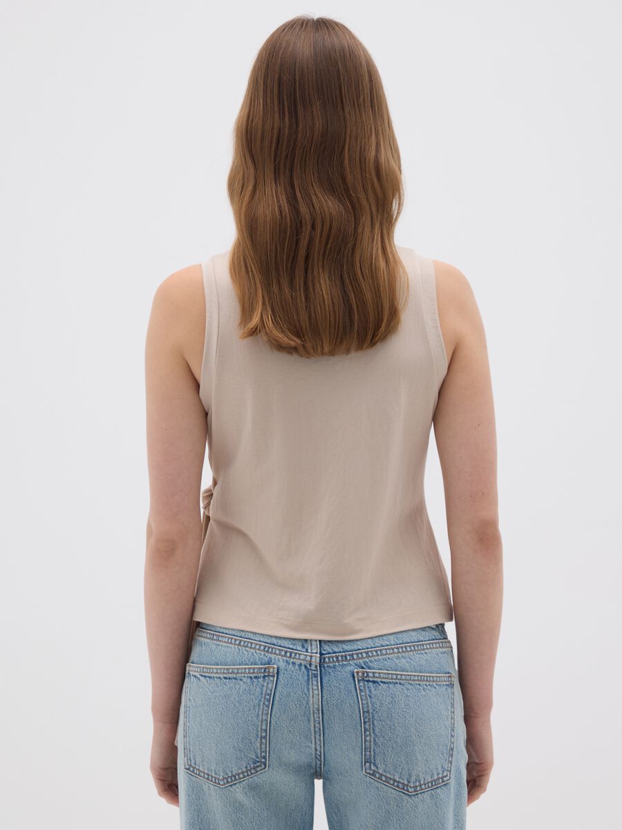 Beige mixed fitted top with knot_2