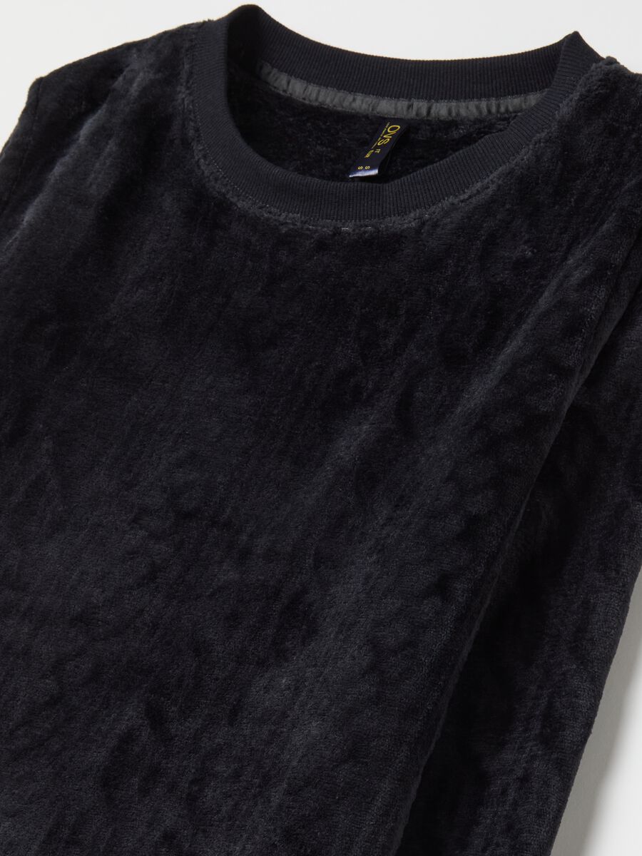 Long velour pyjamas with cable-knit motif_5