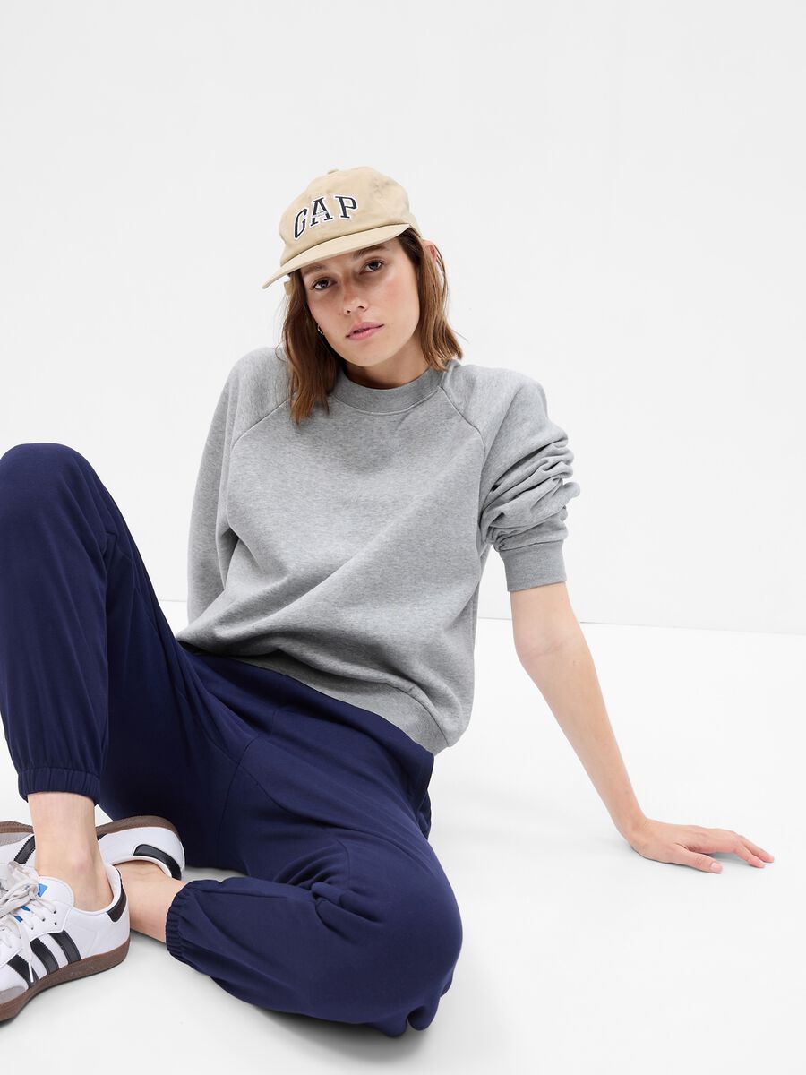 Round-neck sweatshirt with raglan sleeves_0