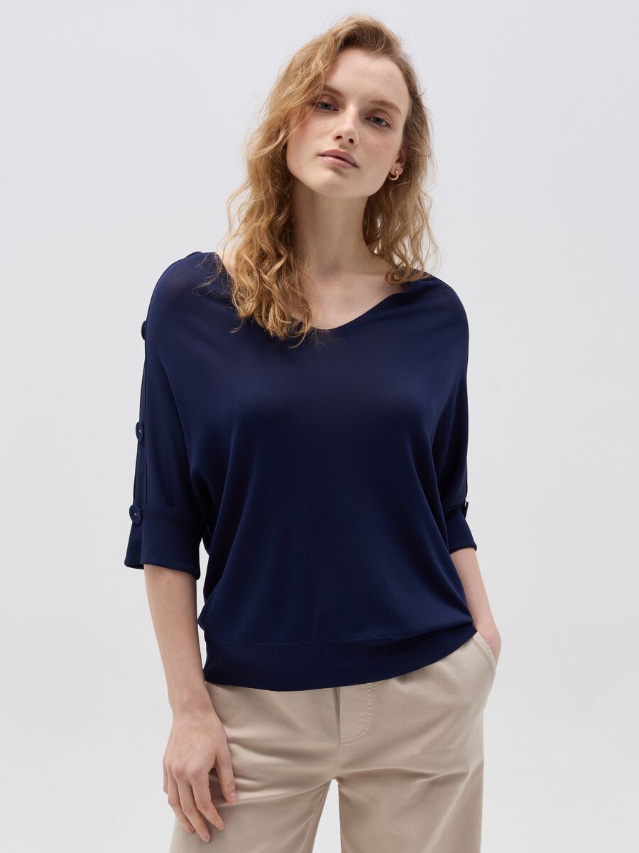 Top with three-quarter sleeves with buttons_1