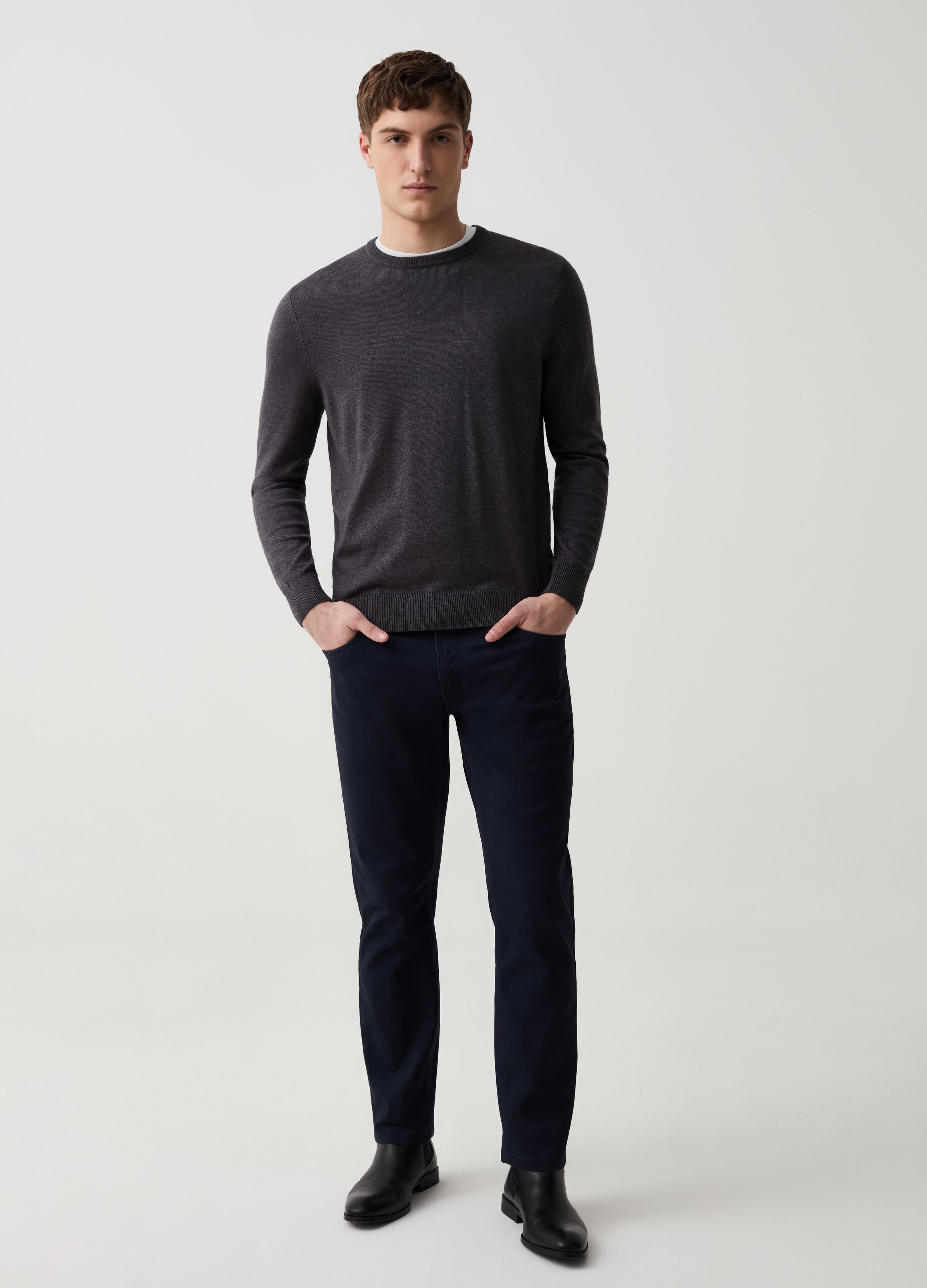 Regular-fit trousers with micro pattern