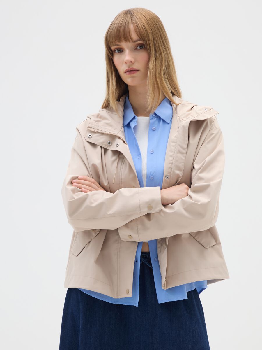 Giubbotto impermeabile in beige regular fit_0