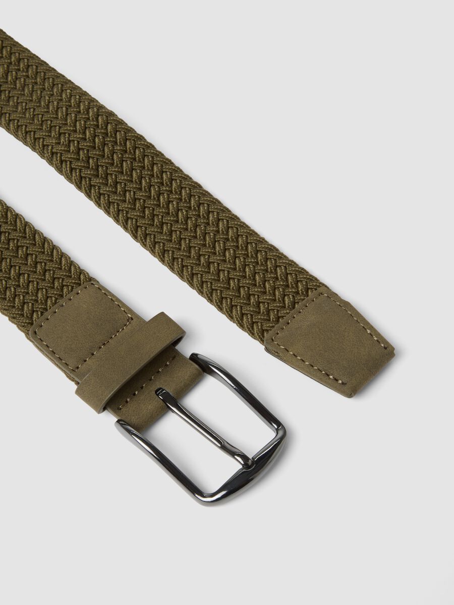 Cintura verde intrecciata con fibbia in metallo_1