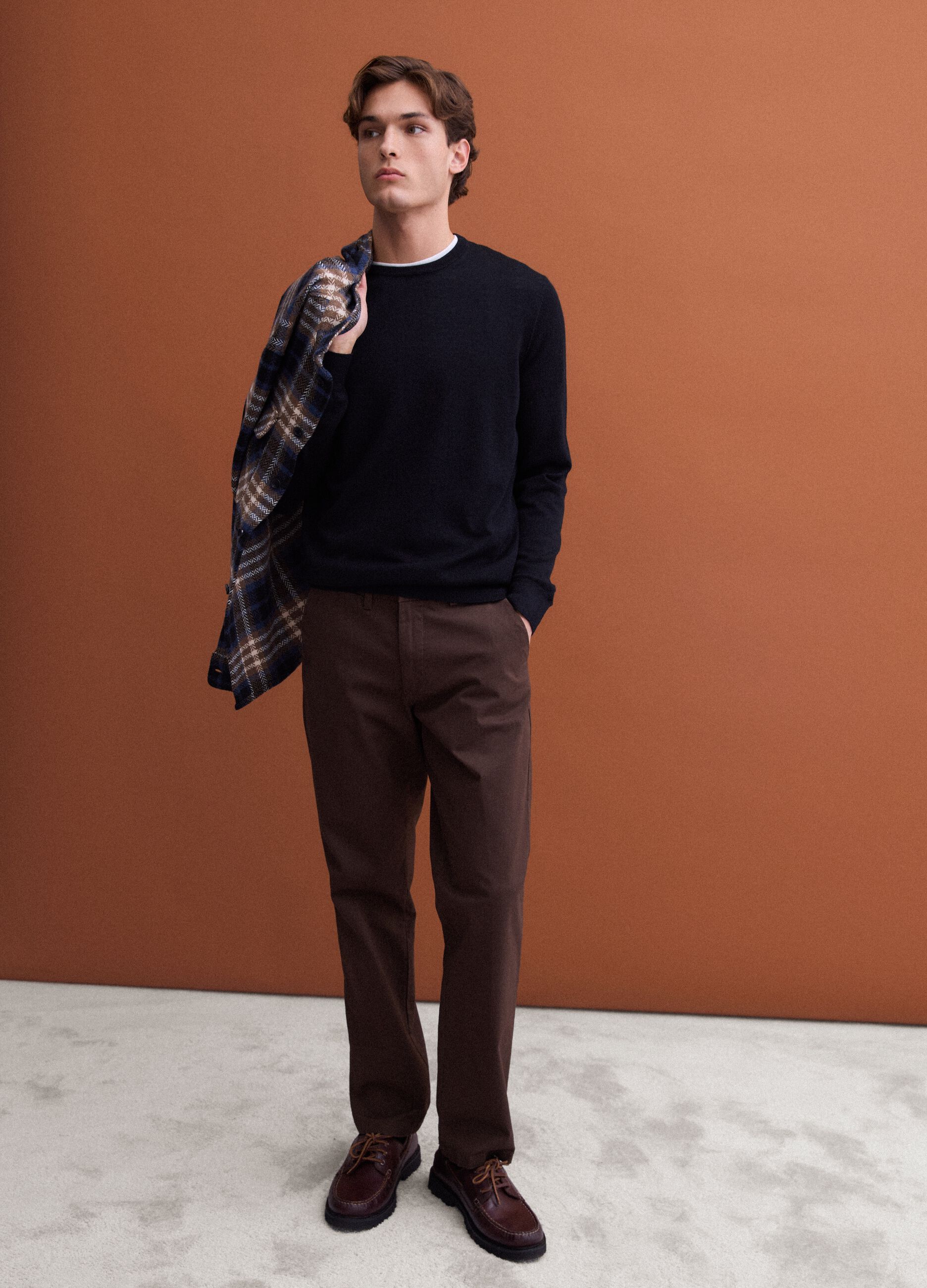 Black pure merino wool crew-neck jumper, regular fit