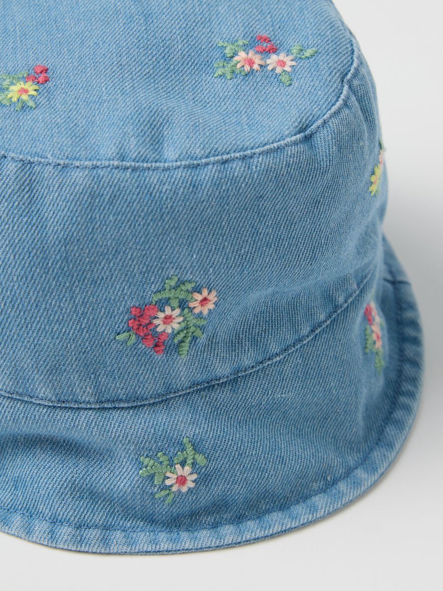 Denim bucket hat with floral embroidery_1