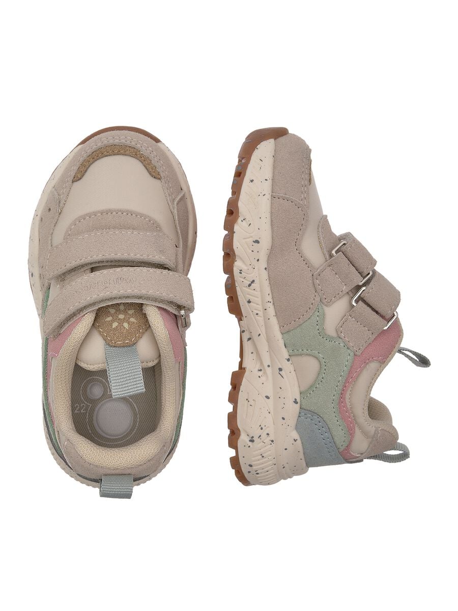 Scarpe rosa chiaro sportive con doppio strappo_1