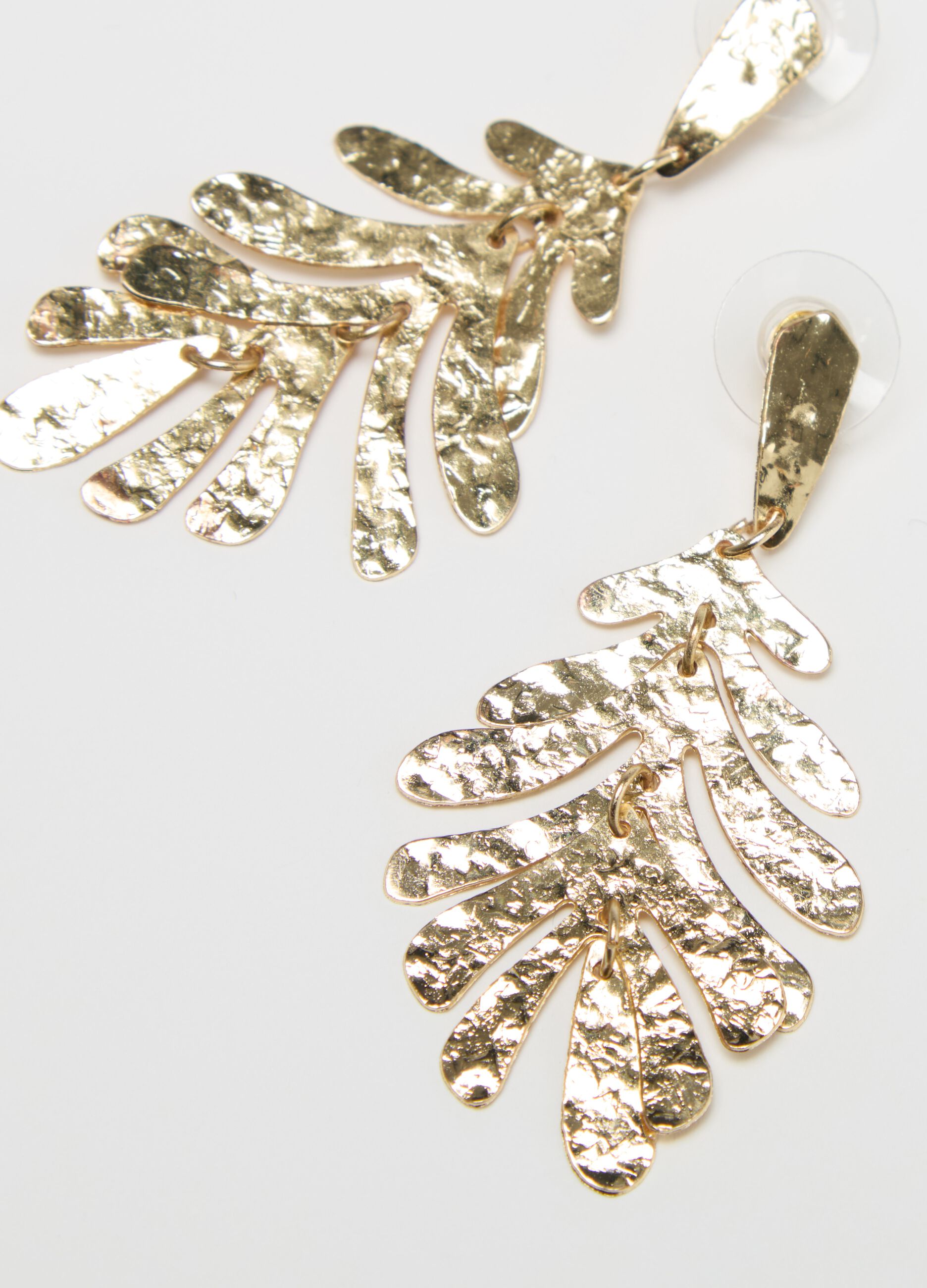 Leaf-shaped earrings