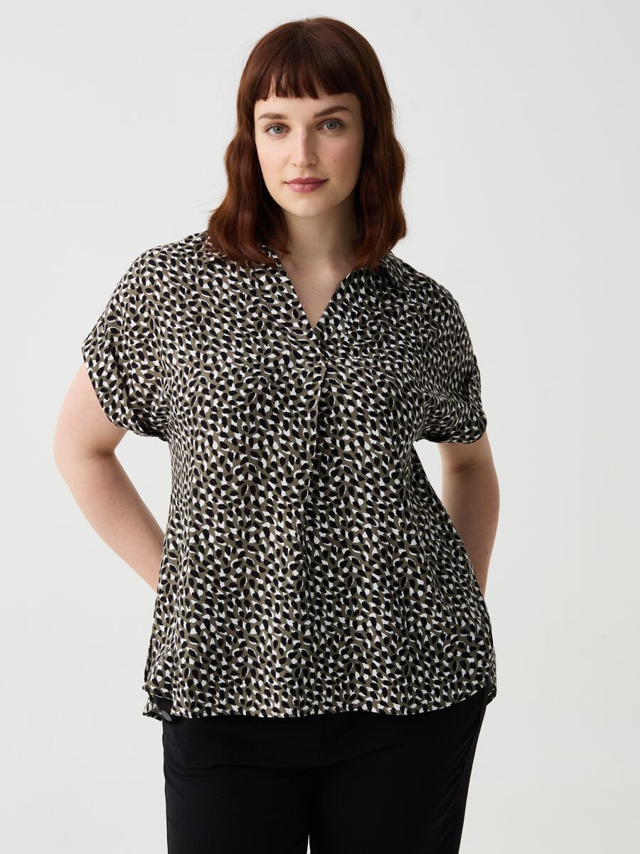 Curvy blouse with speckled print in viscose_0