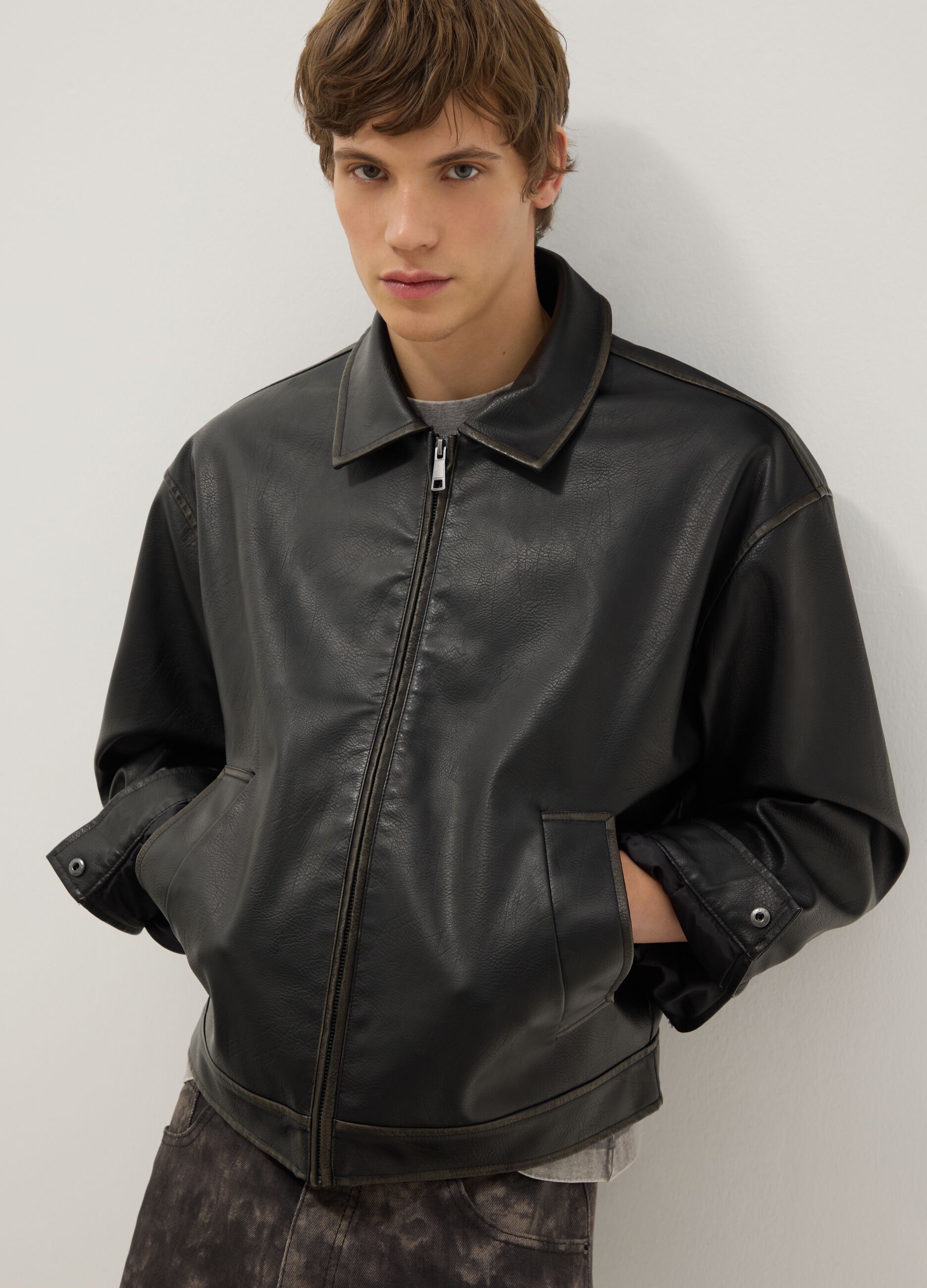 Black padded jacket oversized fit with zip