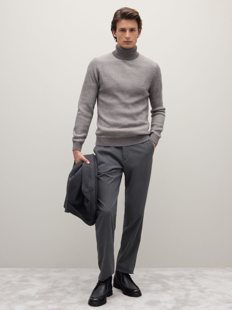 Grey ribbed turtleneck sweater_2