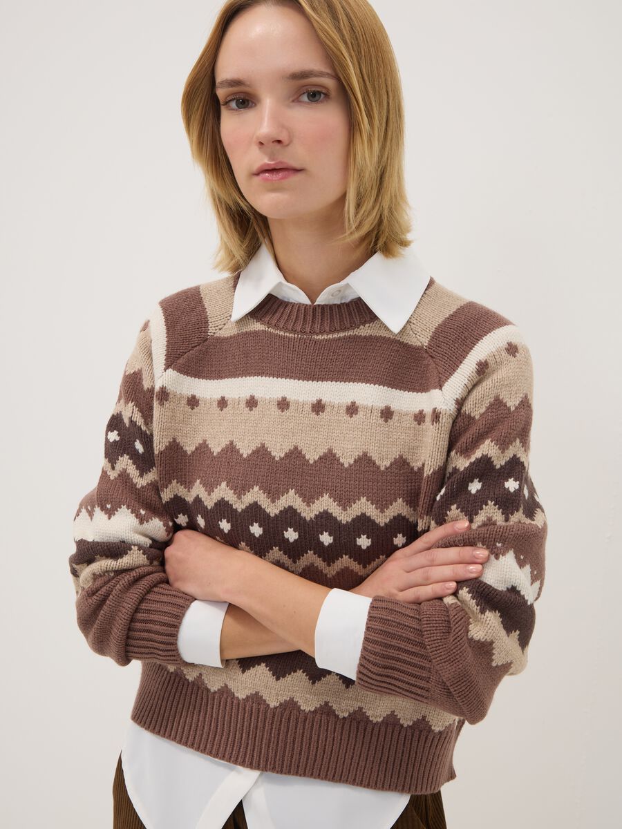 Multicolour jacquard knit in viscose blend, regular fit_2