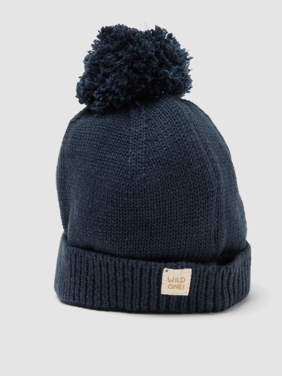 Cappello blu in puro cotone lavorato a maglia con pon pon_2