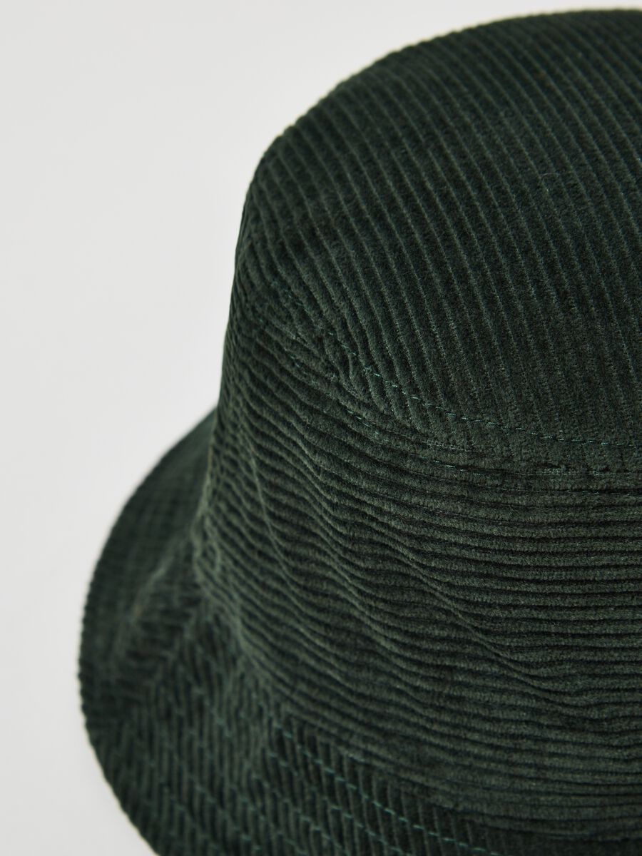 Cappello alla pescatora in corduroy_1