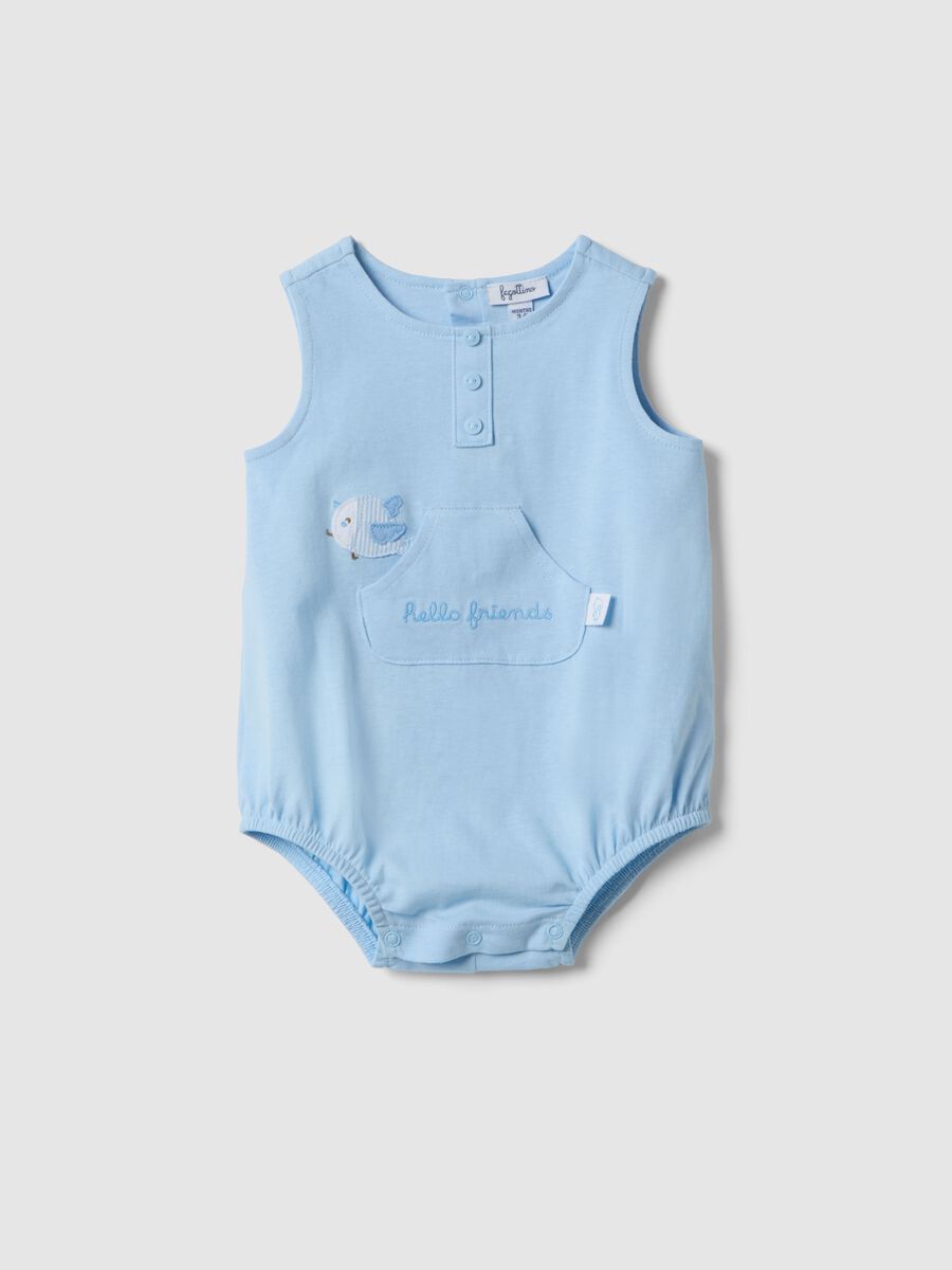 Pagliaccetto senza maniche in puro cotone azzurro da neonato con ricami_0