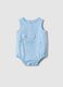 Pagliaccetto senza maniche in puro cotone azzurro da neonato con ricami_0