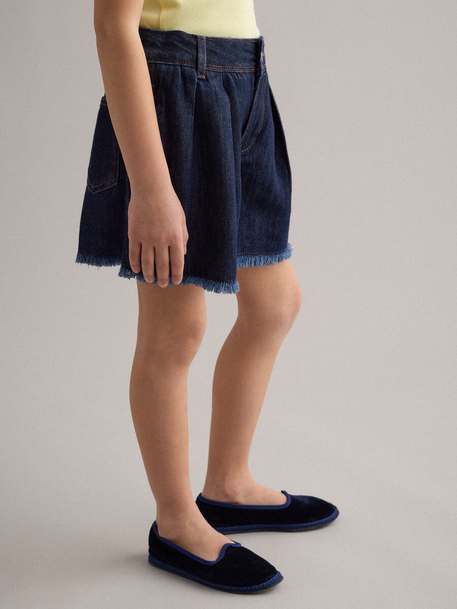 Girls' blue denim cotton blend shorts with regular fit_1