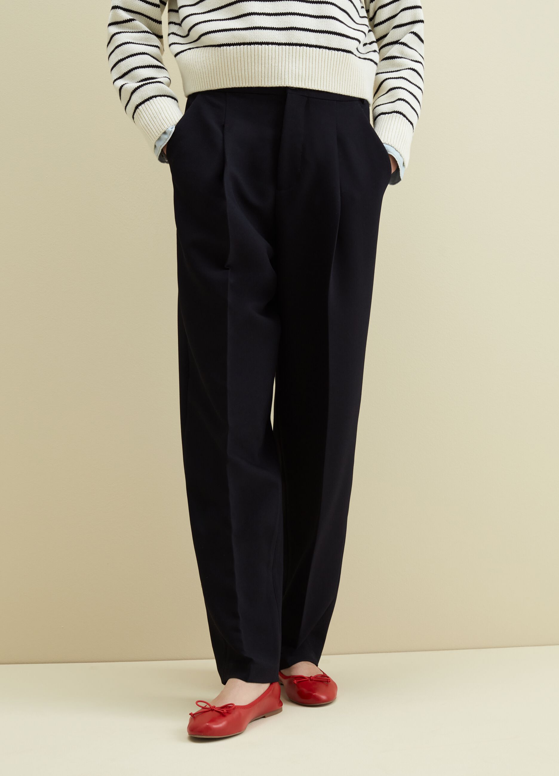 Formal trousers with darts