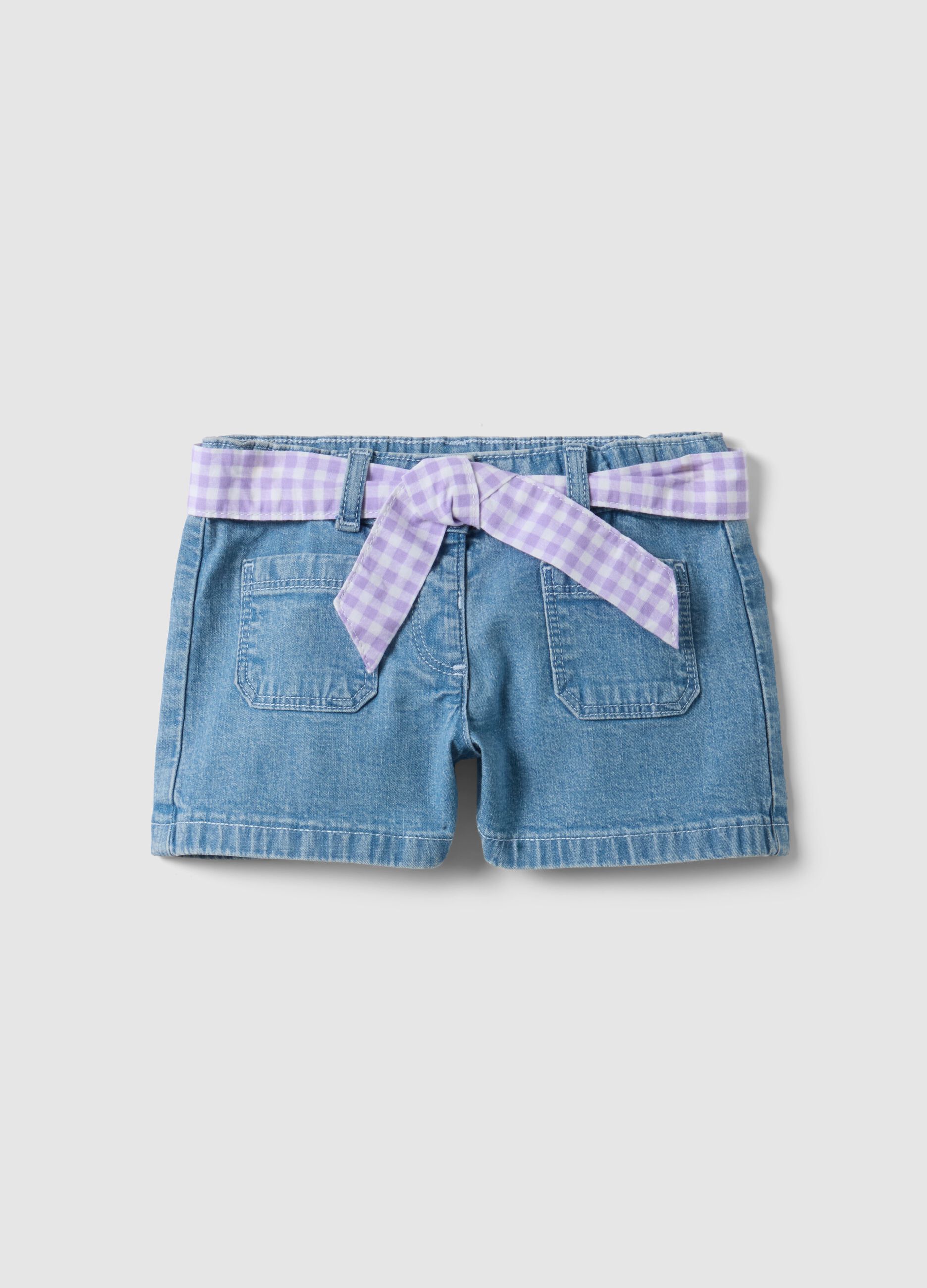 Girls&rsquo; blue denim shorts in stretch cotton with gingham belt