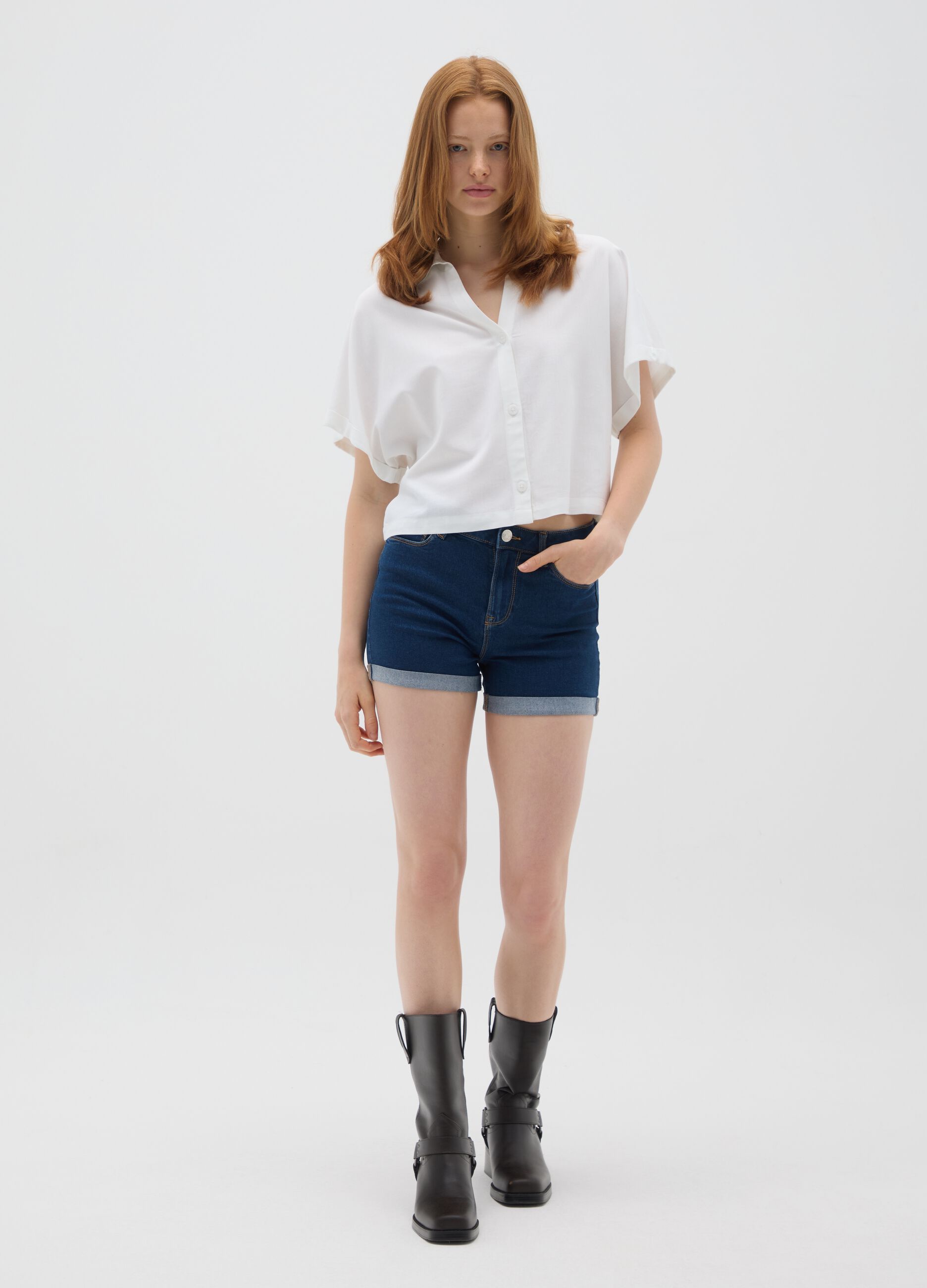 Women's blue denim shorts with regular fit
