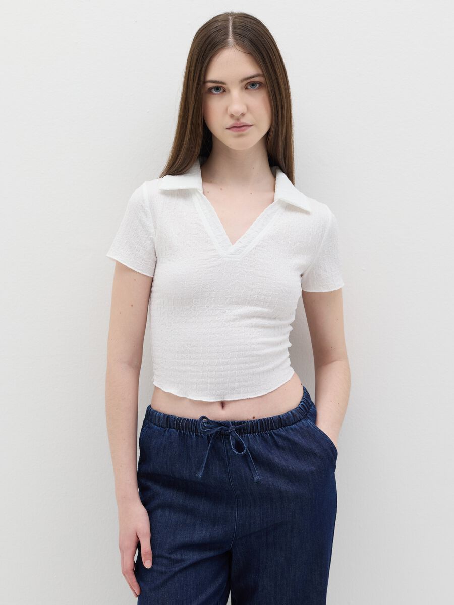 White crinkle-effect crop polo shirt_0