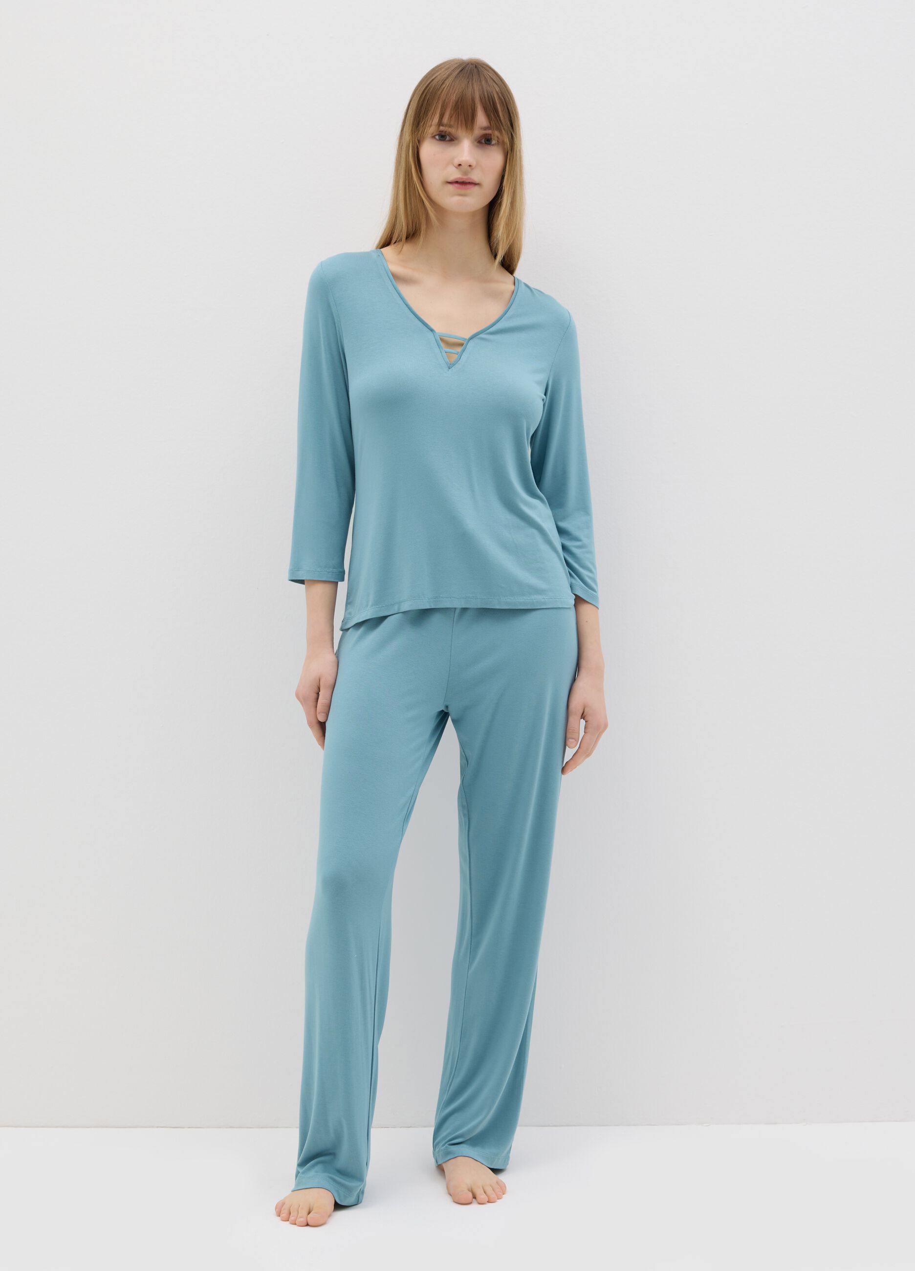 Pyjama top with V neck with detail