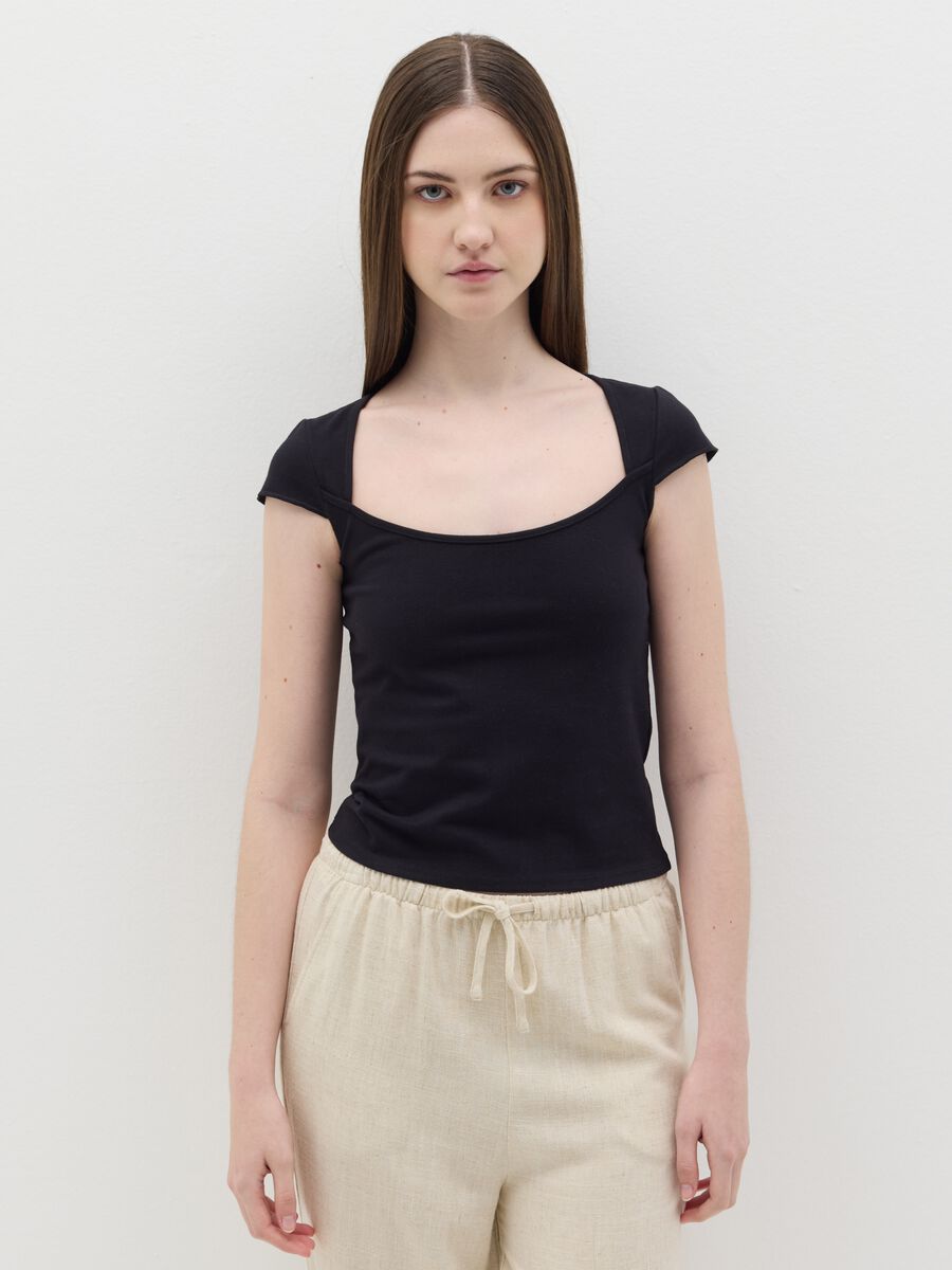 Women’s fitted black T-shirt in stretch cotton with square neckline_0