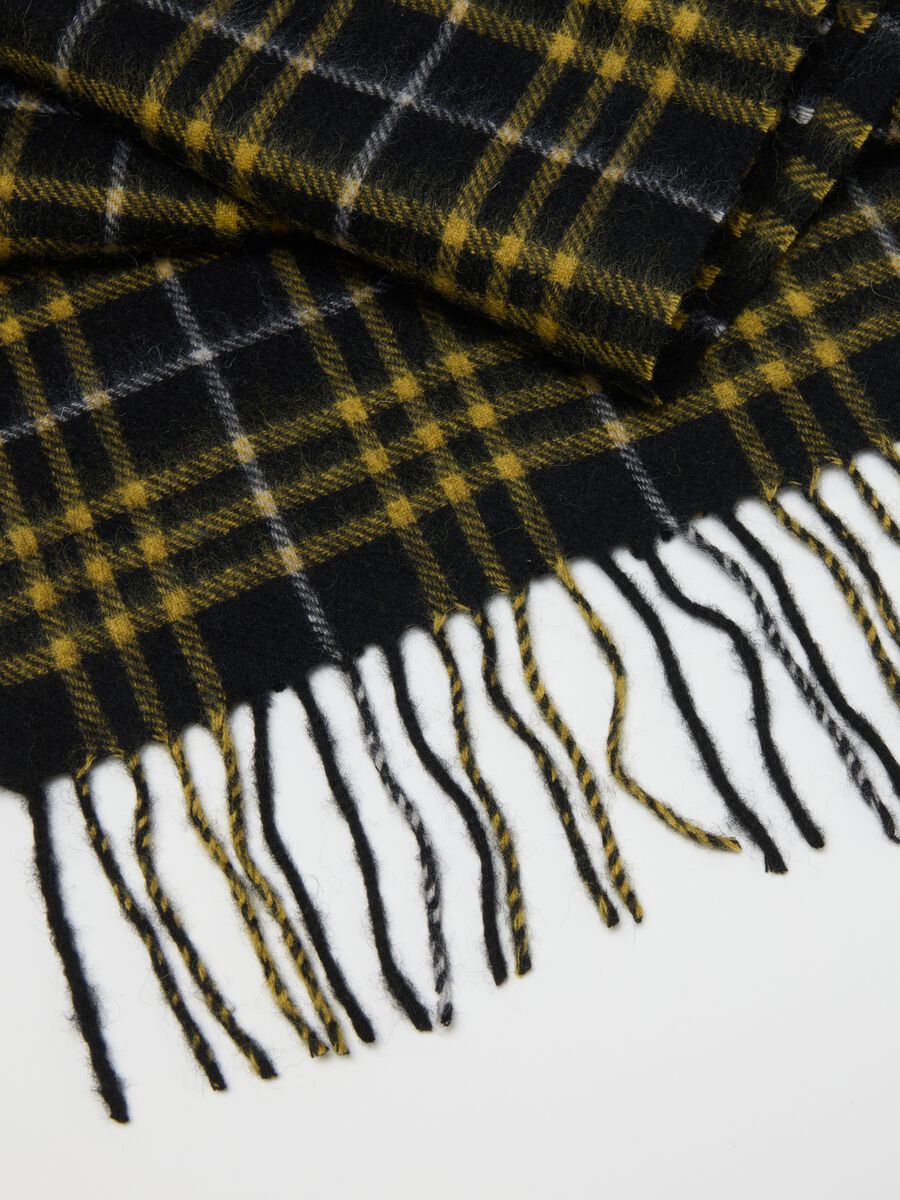 Yellow and black wool blend scarf_2