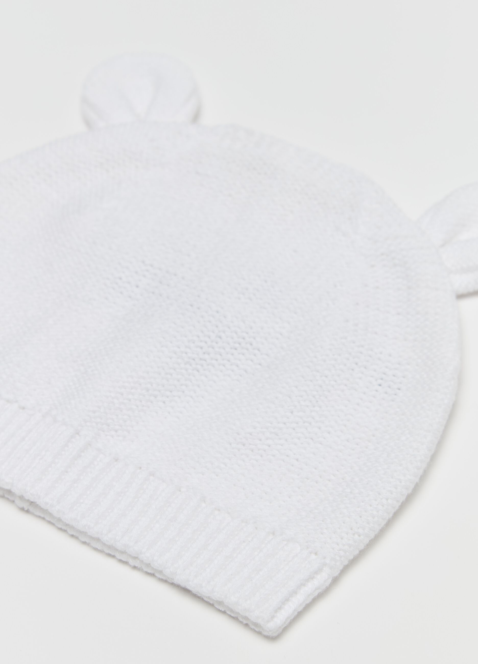 Berretto in maglia con orecchie