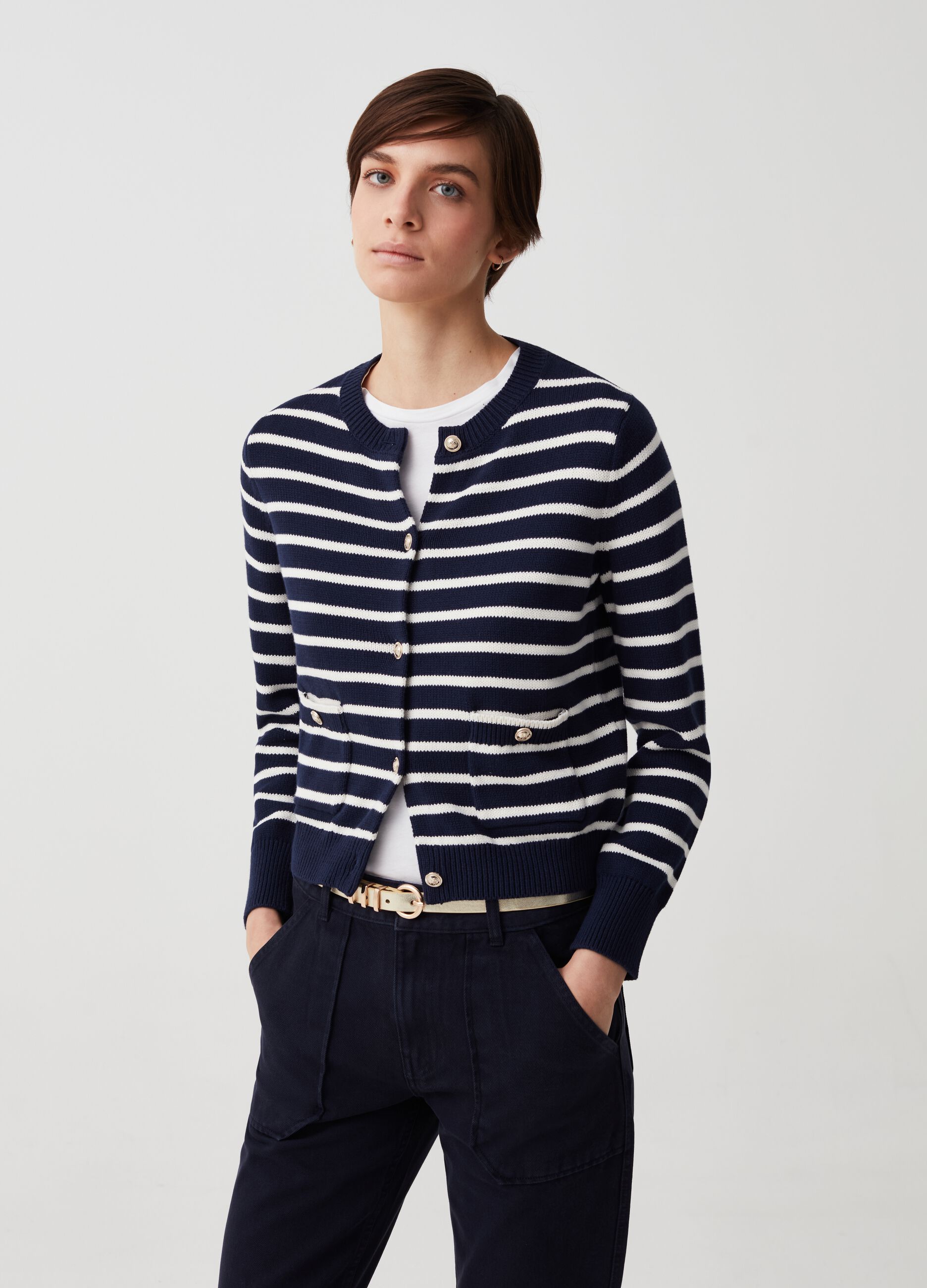 Cardigan a righe con bottoni lavorati