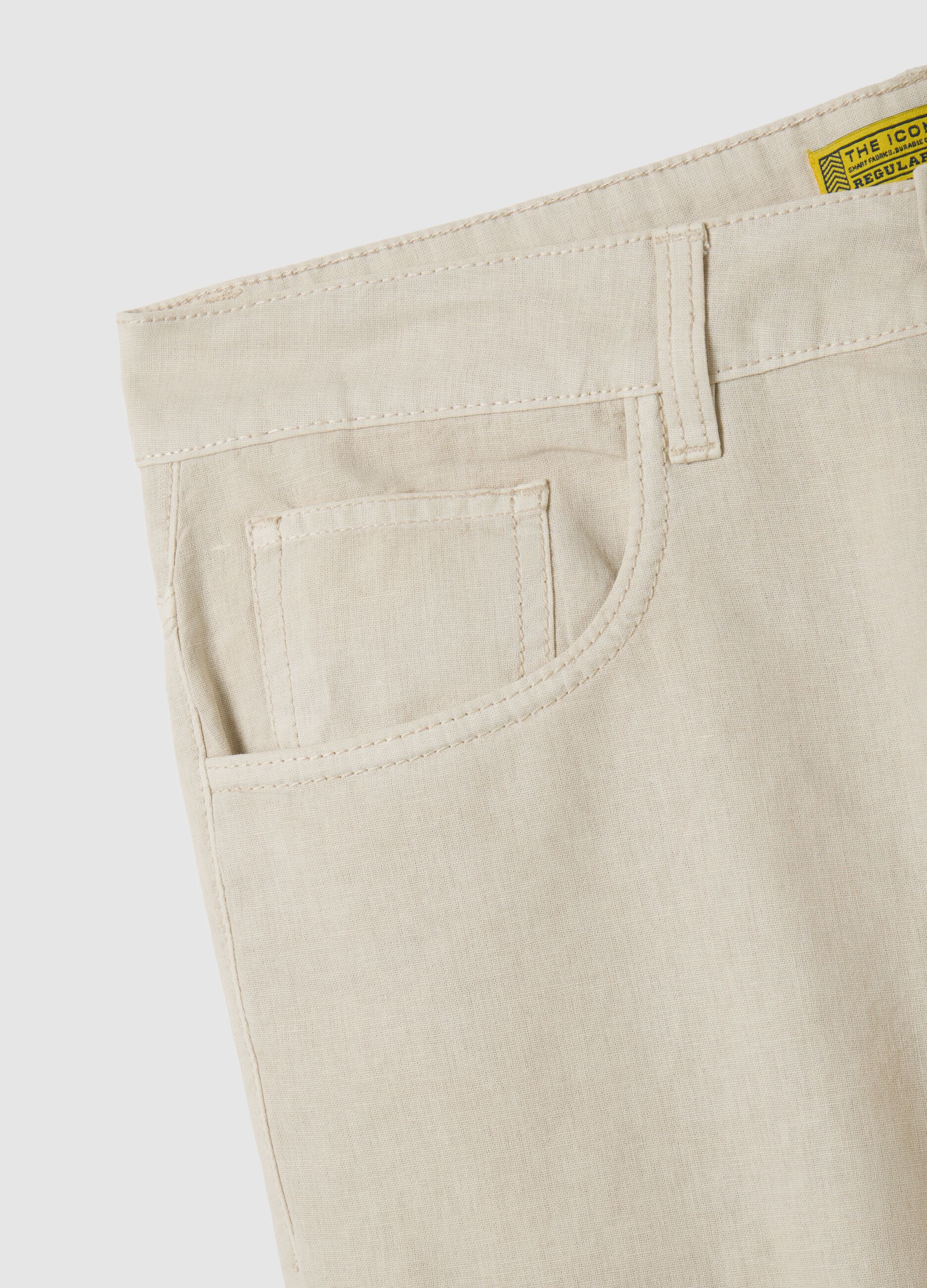 Men's beige regular fit cotton blend shorts