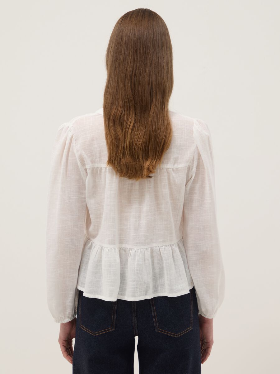 Camicia bianca con laccio in puro cotone regular fit_3