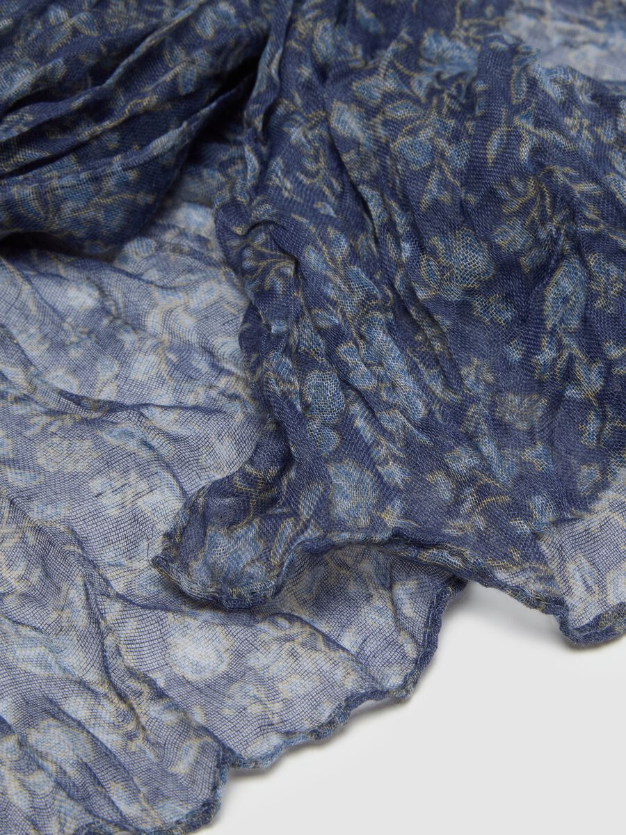 Blue Scarf with Floral Pattern_1