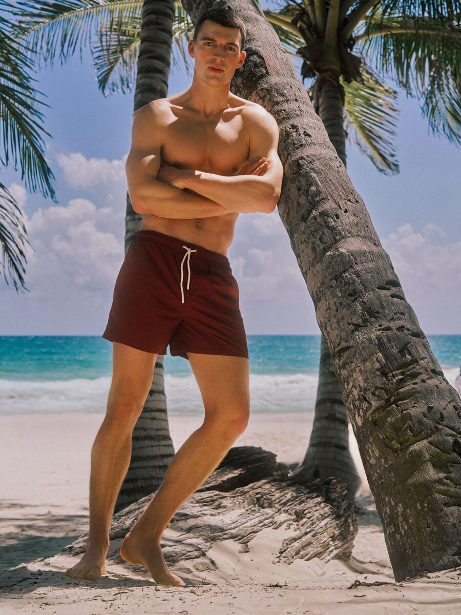 Red regular-fit swim shorts with drawstring_1