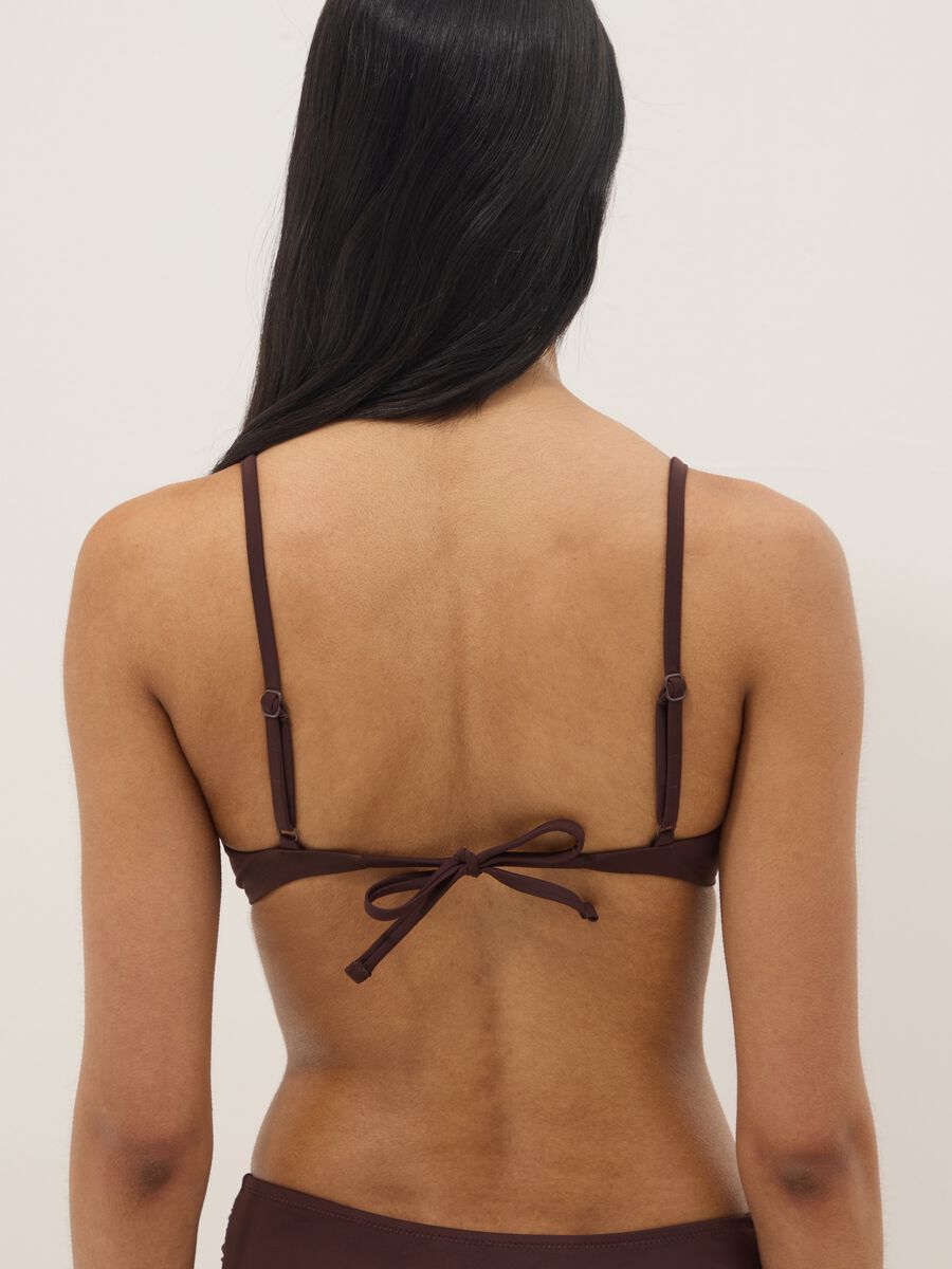 Top bikini a triangolo marrone con imbottitura removibile_2